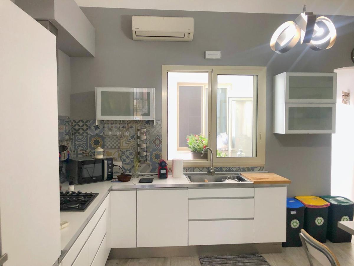 Apartment Alfonzetti-5 Min Walk To Central Train And Bus Station Catania Kültér fotó