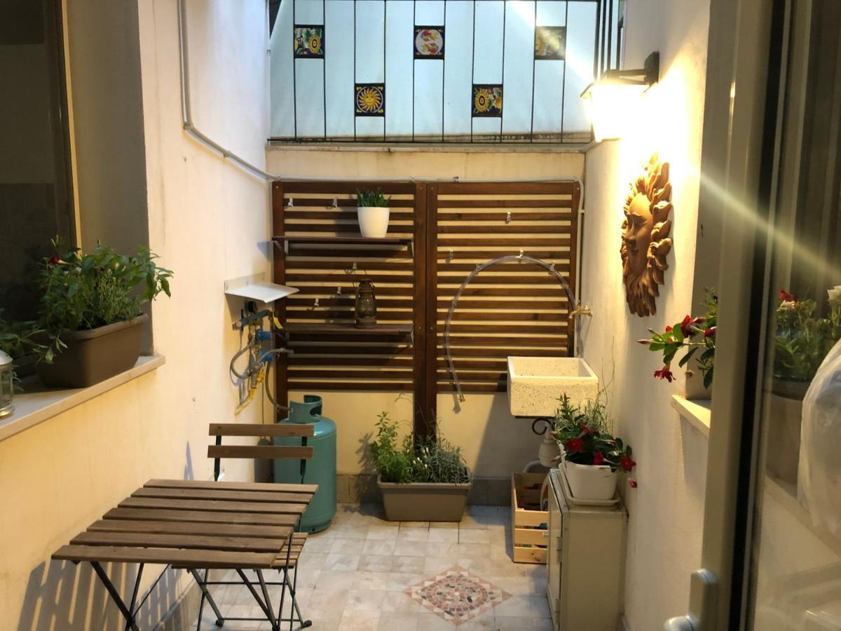 Apartment Alfonzetti-5 Min Walk To Central Train And Bus Station Catania Kültér fotó