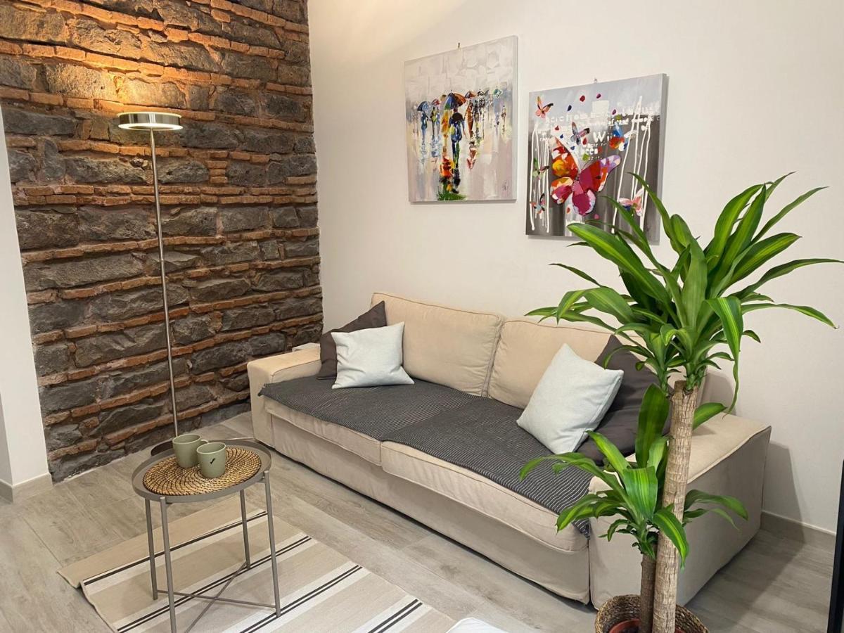 Apartment Alfonzetti-5 Min Walk To Central Train And Bus Station Catania Kültér fotó